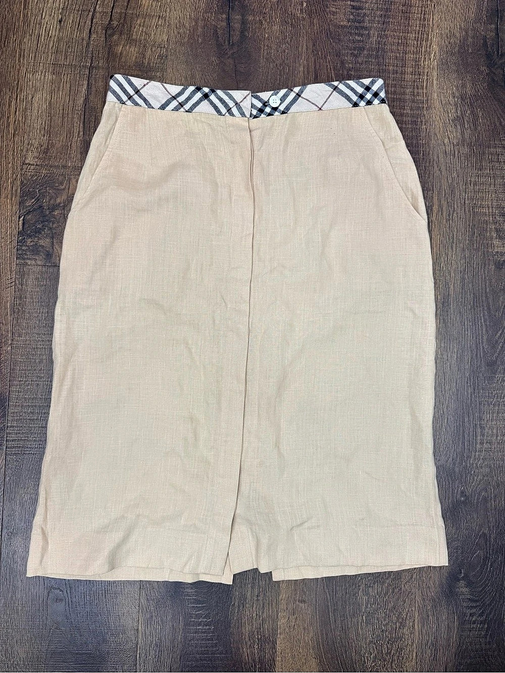 Burberry Plaid  pencil/ golf midi skirt 30’ waist